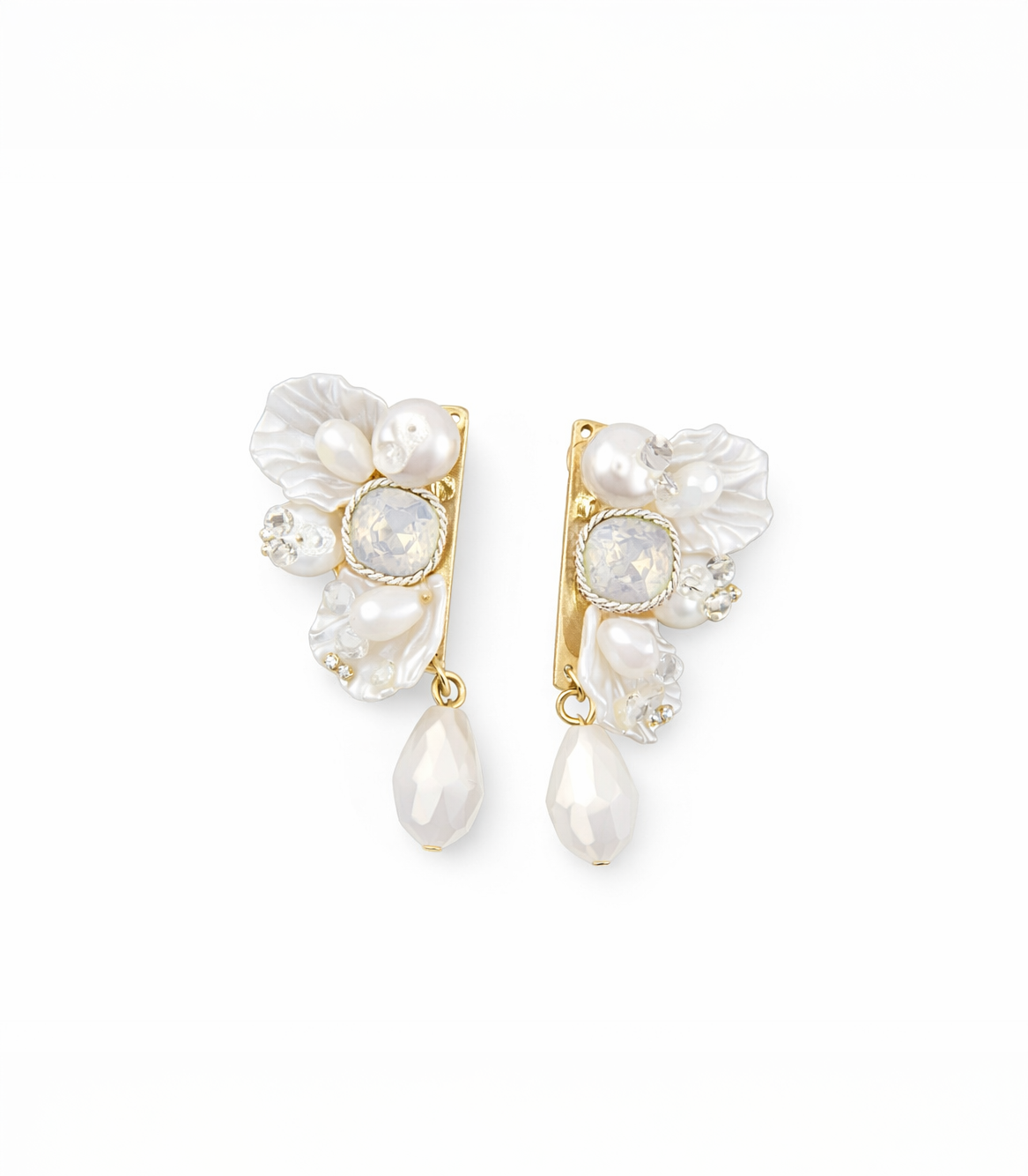 Noirelle pearl bloom earrings